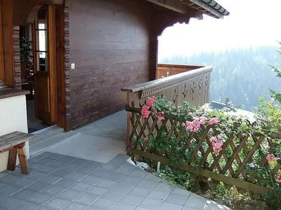 Ein Balkon oder eine Terrasse in der Unterkunft Apartment Chalet Hofer by Interhome