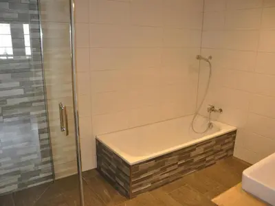 Ein Badezimmer in der Unterkunft Apartment im Chalet Adelheid by Interhome