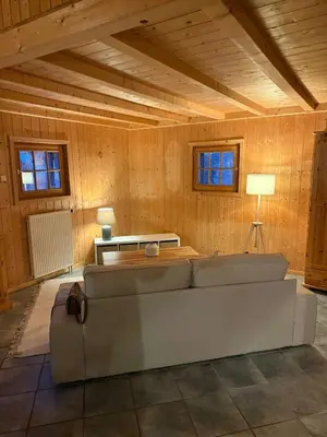 Ein Sitzbereich in der Unterkunft Chalet Les Epilobes, Zinal
