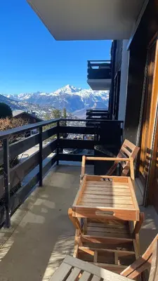 Ein allgemeiner Bergblick oder ein Berglick von der Ferienwohnung aus