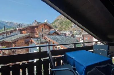 Ein allgemeiner Bergblick oder ein Berglick von der Ferienwohnung aus