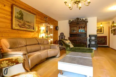 Ein Sitzbereich in der Unterkunft Résidence Lisaride à Evolène - appartement spacieux et lumineux avec vue