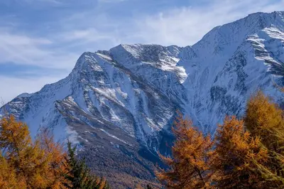 Ein allgemeiner Bergblick oder ein Berglick von der Ferienwohnung aus