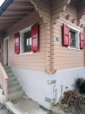 Das Gebäude in dem sich die Ferienwohnung befindet