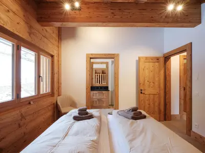 Ein Bett oder Betten in einem Zimmer der Unterkunft Secret Place Luxury Top Floor with Jacuzzi a Dream in Old Wood