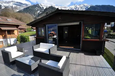 Ein allgemeiner Bergblick oder ein Berglick von des Chalets aus