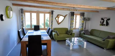 Ein Sitzbereich in der Unterkunft Jungfrau Views Apartment