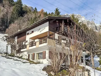 Grundriss der Unterkunft Apartment Chalet Waldrand-1 by Interhome