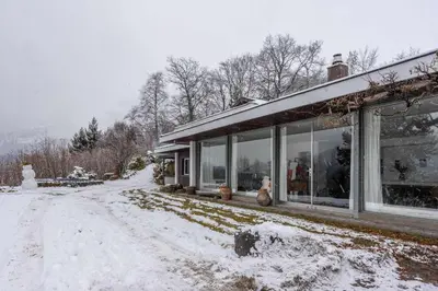 Spacious Lake and Mountain View Villa - 15 min to Interlaken im Winter