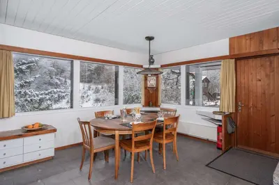 Grundriss der Unterkunft 2 Villas with Lake and Mountain View 15 Minutes to Interlaken