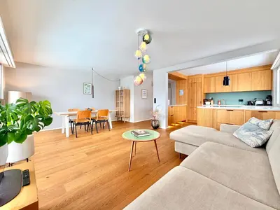 Ein Sitzbereich in der Unterkunft Wild Bird Lodge