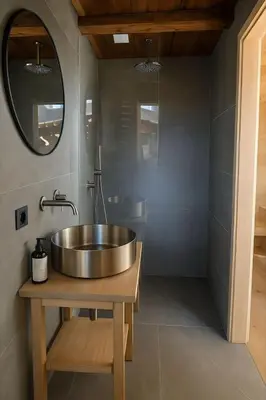 Ein Badezimmer in der Unterkunft Holiday Home Ein authentischer Aufenthalt im Herzen des Val d'Hérens by Interhome