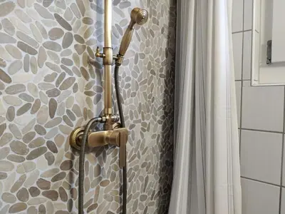 Ein Badezimmer in der Unterkunft Apartment Chalet Aebnit by Interhome
