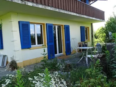 Ein Garten an der Unterkunft Apartment Chalet Aebnit by Interhome