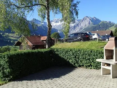 Ein allgemeiner Bergblick oder ein Berglick von der Ferienwohnung aus