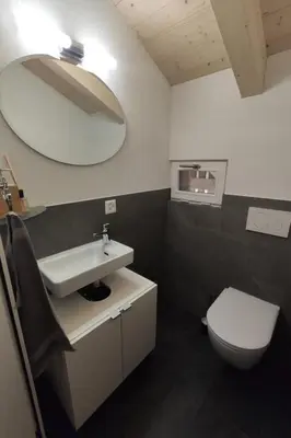 Ein Badezimmer in der Unterkunft Apartment Alpen Vista by Interhome