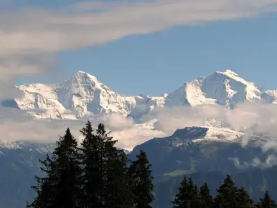 Ein allgemeiner Bergblick oder ein Berglick von der Ferienwohnung aus