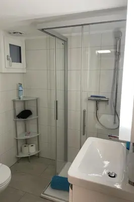 Ein Badezimmer in der Unterkunft Apartment Lengwaldwohnung 285 by Interhome