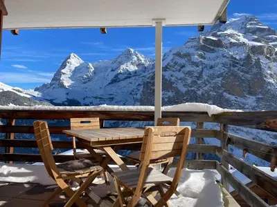 Ein allgemeiner Bergblick oder ein Berglick von der Ferienwohnung aus