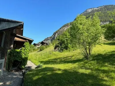 Ein allgemeiner Bergblick oder ein Berglick von des Ferienhauses aus