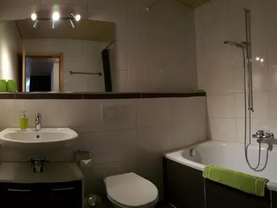 Ein Badezimmer in der Unterkunft Apartment Wohnung Mit 2 Schlafzimmern “Ürbach” by Interhome