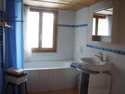 Ein Badezimmer in der Unterkunft Apartment Darioli by Interhome