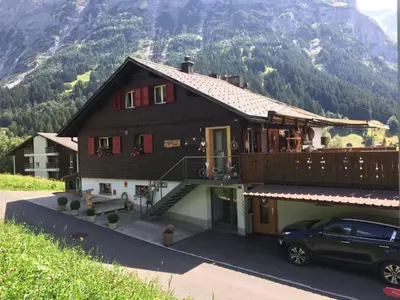 Ein allgemeiner Bergblick oder ein Berglick von der Ferienwohnung aus