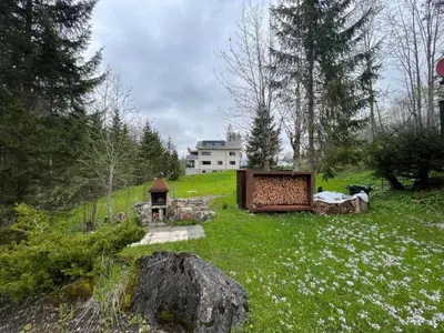 Ein Garten an der Unterkunft Holiday Home Chalet Bambi by Interhome