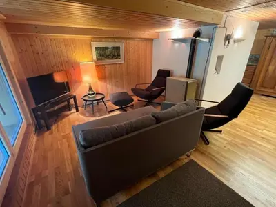 Ein Sitzbereich in der Unterkunft Holiday Home Chalet Bambi by Interhome