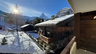Ein allgemeiner Bergblick oder ein Berglick von der Ferienwohnung aus