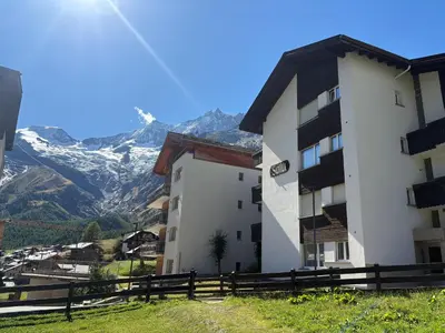 Ein allgemeiner Bergblick oder ein Berglick von der Ferienwohnung aus