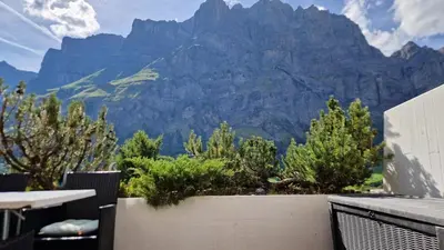 Ein allgemeiner Bergblick oder ein Berglick von der Ferienwohnung aus