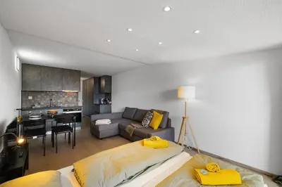 Ein Sitzbereich in der Unterkunft Studio avec balcon & vue dégagée, Anzère centre