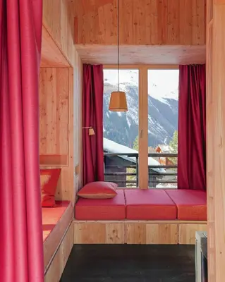 Ein allgemeiner Bergblick oder ein Berglick von des Chalets aus
