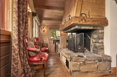 Ein Sitzbereich in der Unterkunft Exclusive Charming 4 Bedroom Chalet near Gstaad