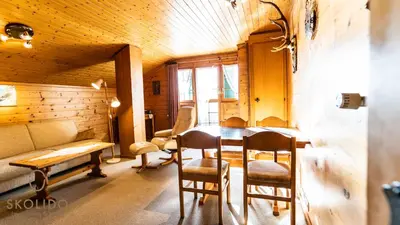 Ein Sitzbereich in der Unterkunft Haus Chämihitta, Riederalp Moosfluh