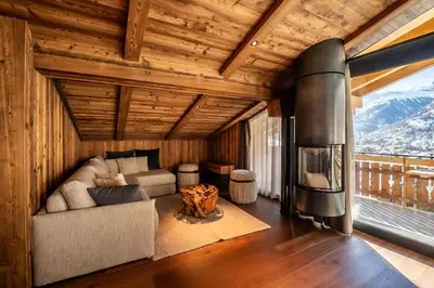 Ein allgemeiner Bergblick oder ein Berglick von der Ferienwohnung aus