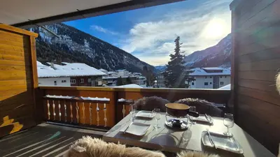Ein allgemeiner Bergblick oder ein Berglick von der Ferienwohnung aus