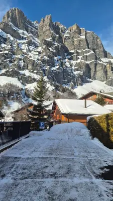 Ein allgemeiner Bergblick oder ein Berglick von der Ferienwohnung aus