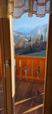 Ein allgemeiner Bergblick oder ein Berglick von der Ferienwohnung aus