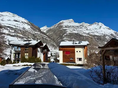 Ein allgemeiner Bergblick oder ein Berglick von der Ferienwohnung aus
