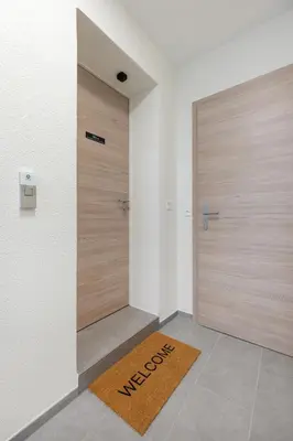 Grundriss der Unterkunft Spacious & Modern Apt - Balcony & Parking