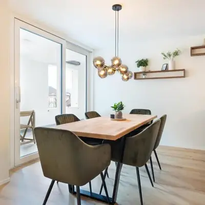 Spacious & Modern Apt - Balcony & Parking