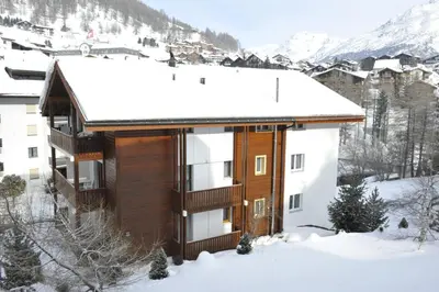 Ein allgemeiner Bergblick oder ein Berglick von der Ferienwohnung aus