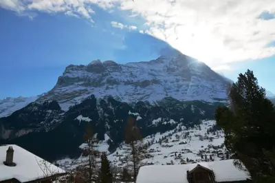 Ein allgemeiner Bergblick oder ein Berglick von der Ferienwohnung aus