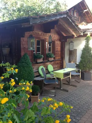 Ein Garten an der Unterkunft Ferienwohnung Milchgaessli