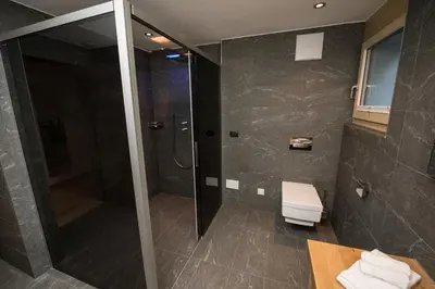 Ein Badezimmer in der Unterkunft Panorama Ski Lodge