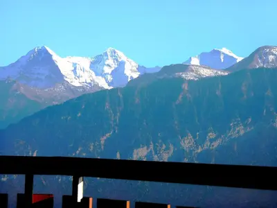 Ein allgemeiner Bergblick oder ein Berglick von der Ferienwohnung aus