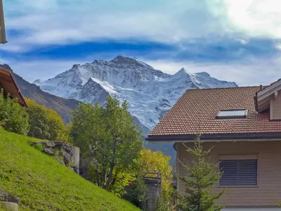 Ein allgemeiner Bergblick oder ein Berglick von der Ferienwohnung aus