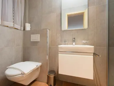 Ein Badezimmer in der Unterkunft Apartment Bergfrieden Apt- 2 by Interhome